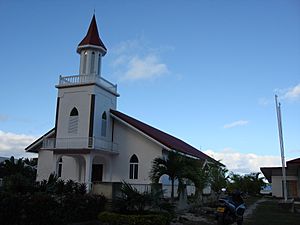 Archivo:Maohi Protestant Church on Anau, Bora Bora