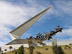 Archivo:Monumento pantano de vargas, completo. 2006