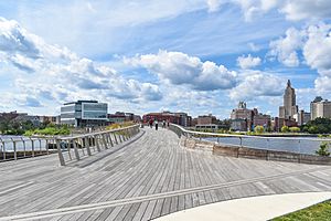 Archivo:Providence River Pedestrian and Bicycle Bridge