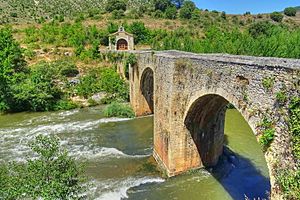 Archivo:Puente de Pesquera de Ebro