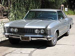 Archivo:SEPT 16TH BUICK RIVIERA HOLLYWOOD PHOTO PATRICE RAUNET