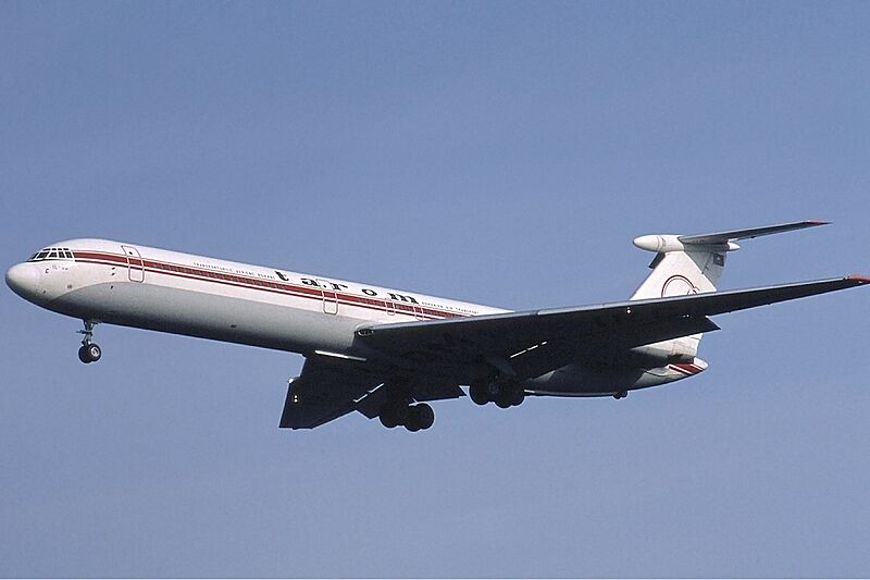TAROM Ilyushin Il-62 Haafke-3