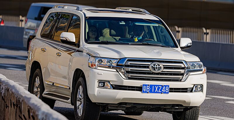 TOYOTA LAND CRUISER 200 China
