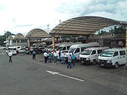 Archivo:Terminal de Cúcuta minibus