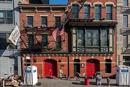 Archivo:The Bowery Mission in The Bowery Historic District