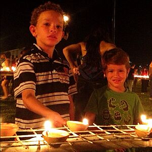 Archivo:Trinidad Tobago Multicultural Diwali Divali Deepavali Deyas 2012