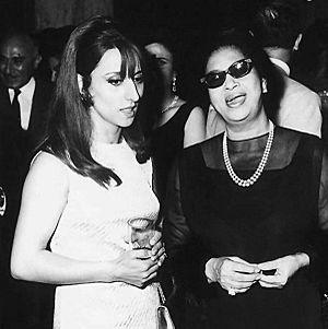 Archivo:Umm Kulthum and Fairuz, Beirut - 1967 (2)