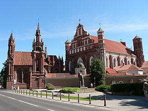 Archivo:Vilnius St Anns church