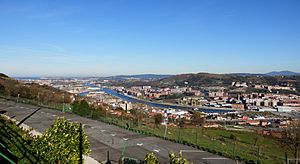Archivo:Vista en dirección norte desde el monte Kobetas de Bilbao.
