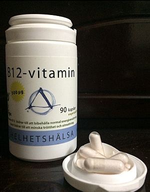 Archivo:Vitamin B12 capsule