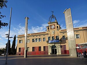 Archivo:215 Ajuntament de Santa Coloma de Gramenet