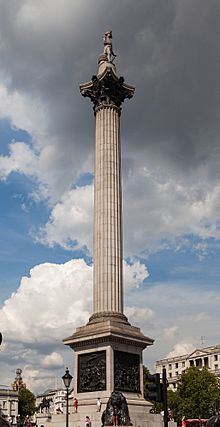 Archivo:Columna de Nelson, Plaza de Trafalgar, Londres, Inglaterra, 2014-08-07, DD 037