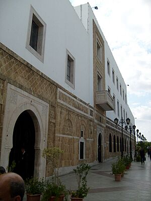 Archivo:Dar El Bey