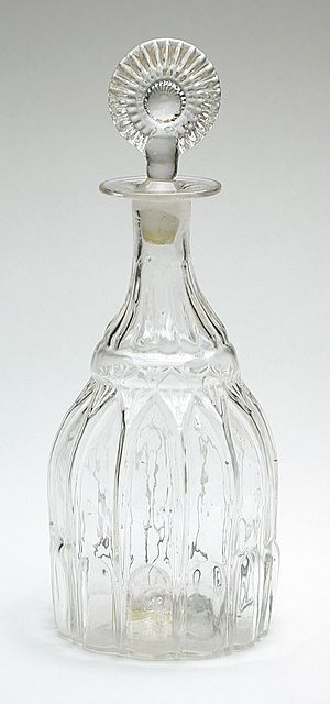 Archivo:Decanter and Stopper LACMA 56.35.30a-b
