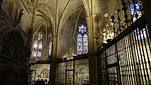 Archivo:Girola de la Catedral de León