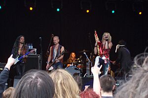 Hanoi Rocks performing September 2005.jpg