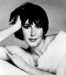 Helen Reddy 1975.JPG