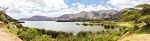 Archivo:Laguna de Yahuarcocha, La Dolorosa del Priorato, Ecuador, 2015-07-21, DD 27-29 PAN