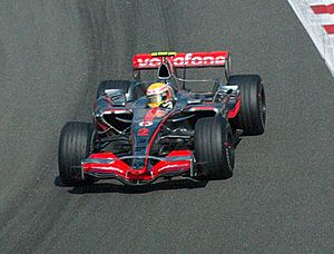 Archivo:Lewis Hamilton 2007 Belgium 2 (crop)