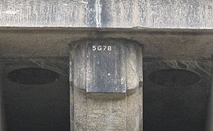 Archivo:London Bridge Numbered Stone 5G78
