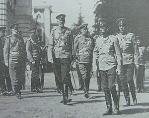 Archivo:Nikolai II i Nikolai Nikolaevic 29 iun 1913 Karl Bulla
