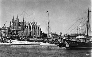 Archivo:Palma de Mallorca harbour
