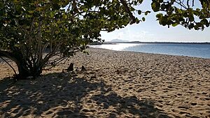 Archivo:Playa Blanca en Rafael Freyre, Holguín