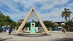Plaza de Armas de Túcume 01.jpg