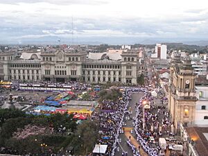 Archivo:Procesión Toma I Guatemala