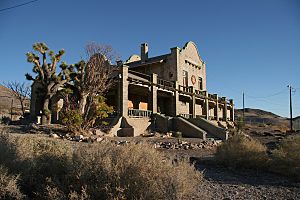 Archivo:Rhyolite Train Station 20061124