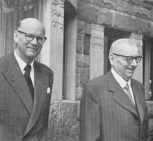 Archivo:Urho Kekkonen and Juho Kusti Paasikivi in Kultaranta, 1955