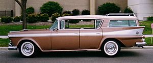 Archivo:1958 Ambassador 4-d hardtop wagon 1