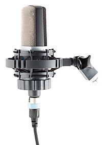Archivo:AKG C214 condenser microphone with H85 shock mount