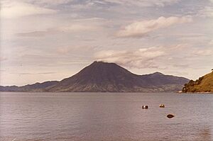 Archivo:Atitlan79