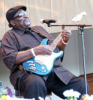 Archivo:Big Jack Johnson - Chicago Blues Festival 2009