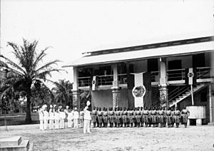 Archivo:Bundesarchiv Bild 163-161, Kamerun, Duala, Polizeitruppe