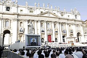 Archivo:Ceremonia de Canonización de Monseñor Romero. (30371604477)
