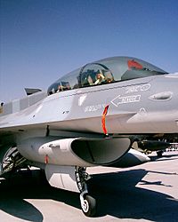 Archivo:Chilean F-16 Fidae 2006