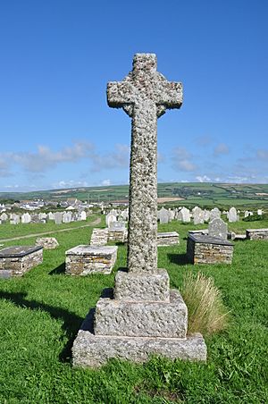 Archivo:Cross at St Materiana's Church, Tintagel (5621)
