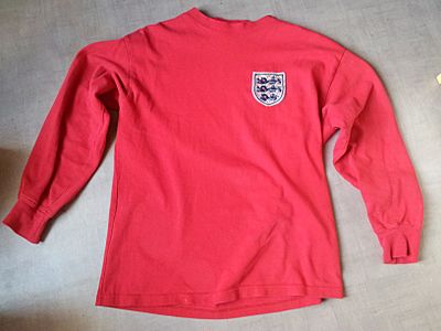 Archivo:Eng1966 football shirt