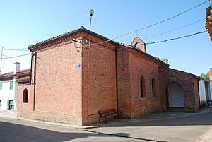 Archivo:Hermitage of Santa Eugenia, Villanuño de Valdavia, Spain - 20100902