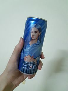 Archivo:Image of Blackpink's Rosé, Pepsi advertising in Vietnam