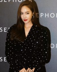 Archivo:Jessica at the Sephora Store Opening Event in October 2019 1