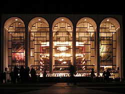 Archivo:Metropolitan Opera House At Lincoln Center 2