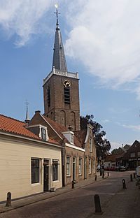 Archivo:Moordrecht, de Nederlands Hervormde kerk in straatzicht RM30094 IMG 0245 2021-08-05 14.39