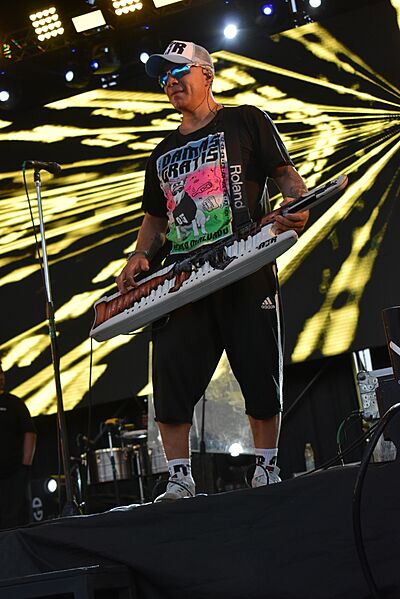 Pablo Lescano y Damas Gratis