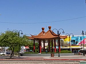 Archivo:Pagoda china en Chinesca Mexicali.