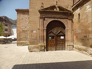 Archivo:Parroquia de la Santa Cruz, Nájera, La Rioja, España