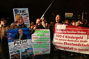 Archivo:Pegida Demonstration in Dresden am 05.01.2015 (16084446507)