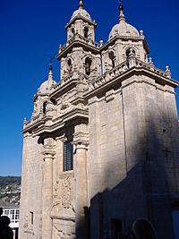 Archivo:Pontedeume. Igrexa de Santiago